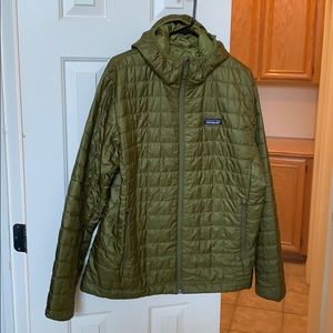Patagonia Men’s Nano Puff Hoodie, Herb Green, sz L